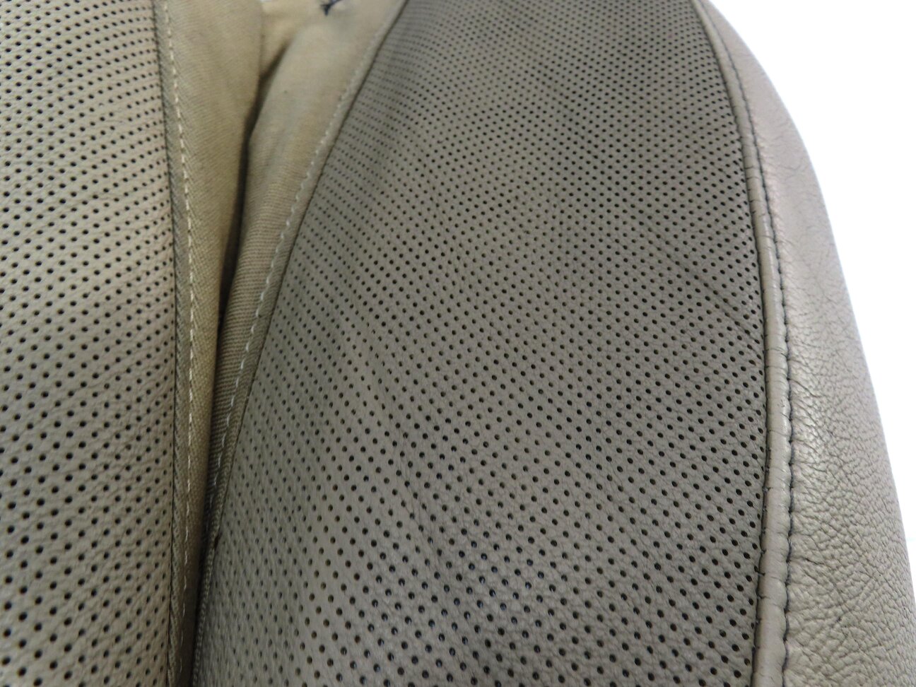 Thumbnail 8: 2011 AUDI A8 (D4 4H) FRONT RIGHT LOWER HEATED VENTED MASSAGE SEAT CUSHION BEIGE