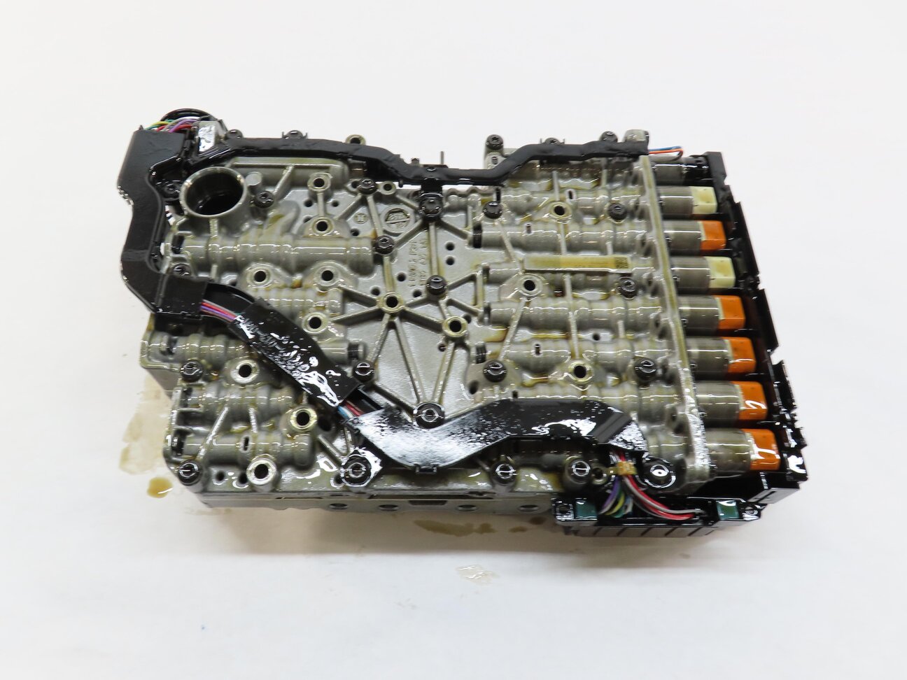 Thumbnail 5: 2011 AUDI A8 (D4 4H) 4.2L - MNX / MXR 8 SPEED AUTOMATIC TRANSMISSION VALVE BODY