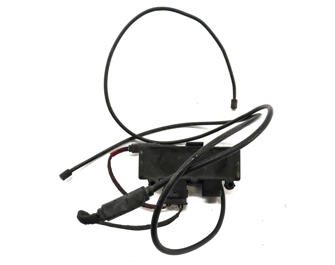 Thumbnail 2: 2018 AUDI A4 (B9 8W) REAR TRUNK KICK OPEN SENSOR w/ ANTENNA 8W0907739