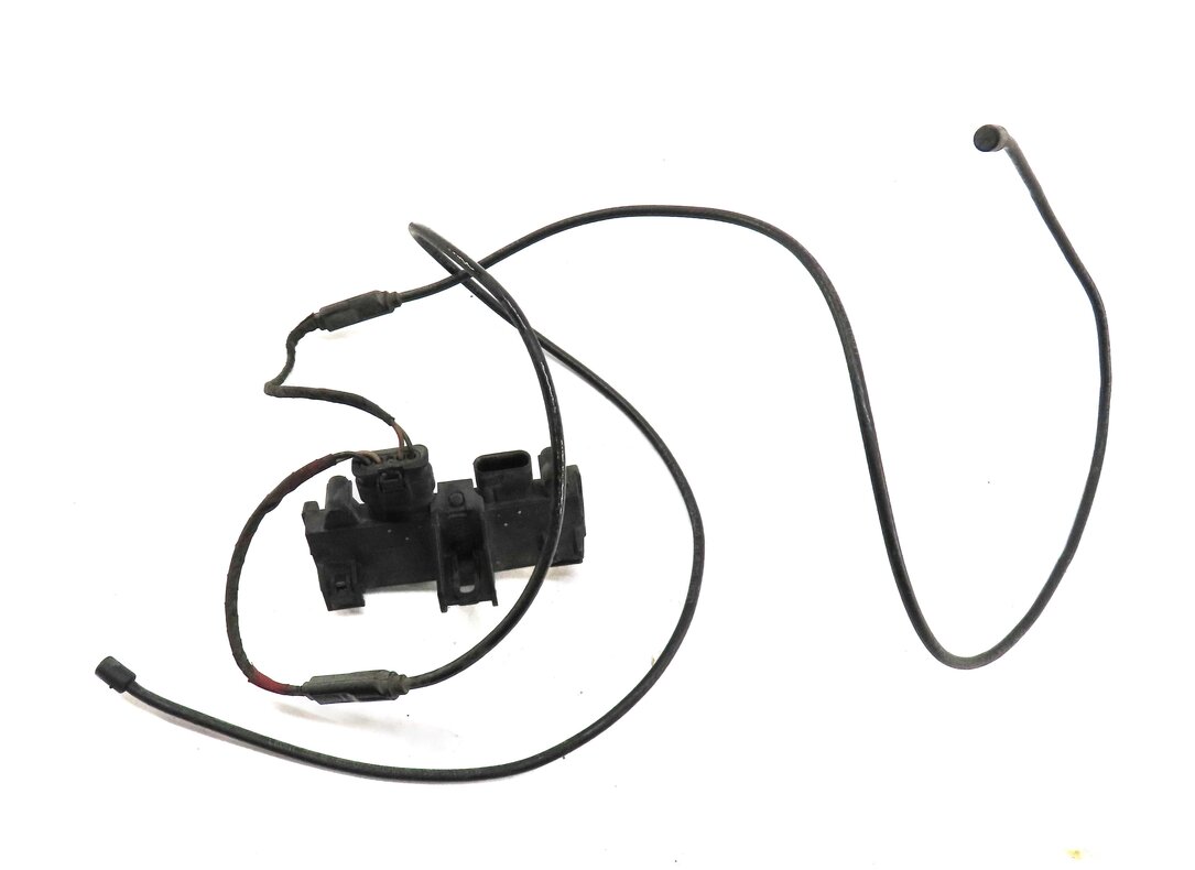 Thumbnail 3: 2018 AUDI A4 (B9 8W) REAR TRUNK KICK OPEN SENSOR w/ ANTENNA 8W0907739