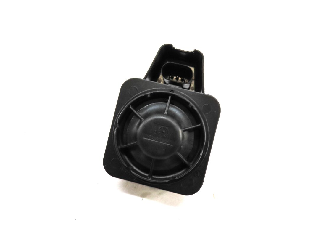 Thumbnail 1: 2018 AUDI A4 (B9 8W) ANTI-THEFT ALARM SIREN HORN 5Q0951605A