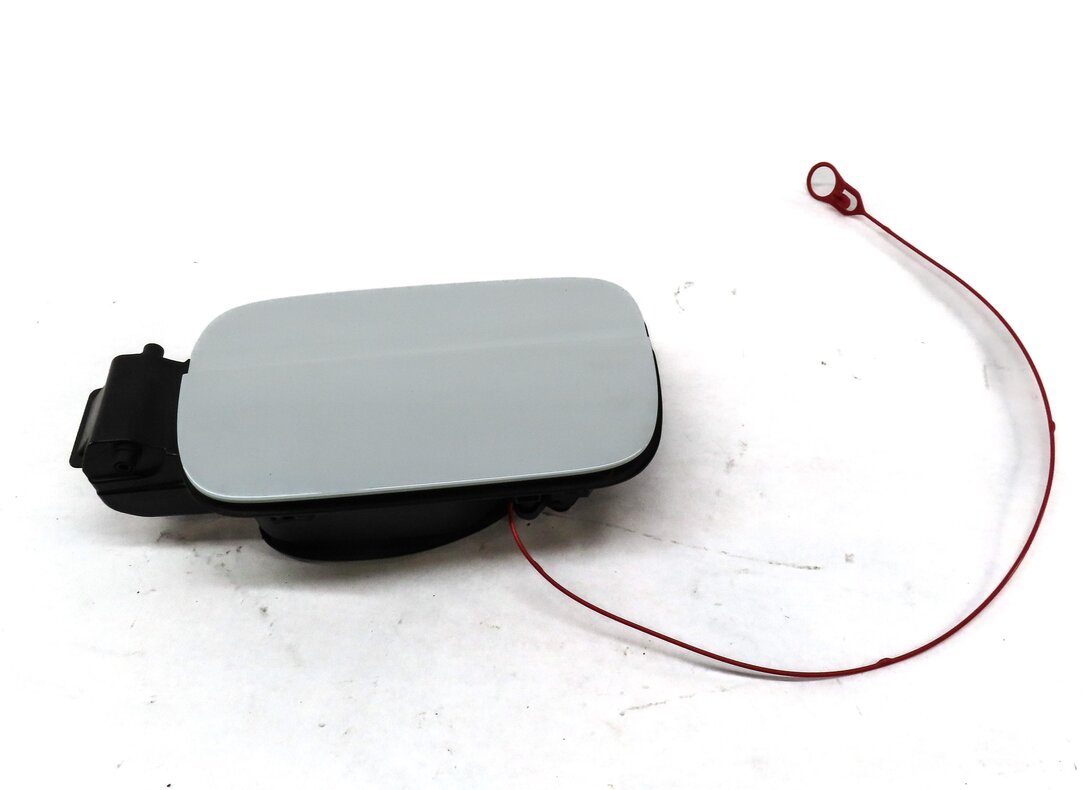 Thumbnail 2: 17-23 AUDI A4 S4 ALLROAD (B9 8W) FUEL TANK DOOR LID COVER TRIM & HOUSING (WHITE)