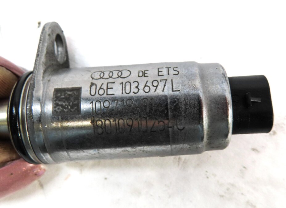 Thumbnail 5: 2018 AUDI A4 (B9 8W) 2.0L TURBO CYMC ENGINE CAMSHAFT ADJUST SOLENOID SET 8