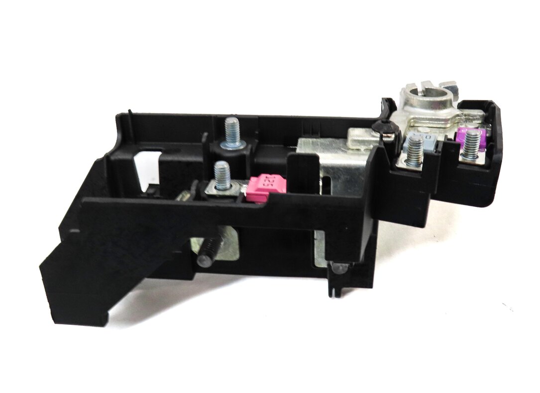 Thumbnail 3: 2018 AUDI A4 (B9 8W) POSITIVE BATTERY TERMINAL w/ FUSES 8W0915459E