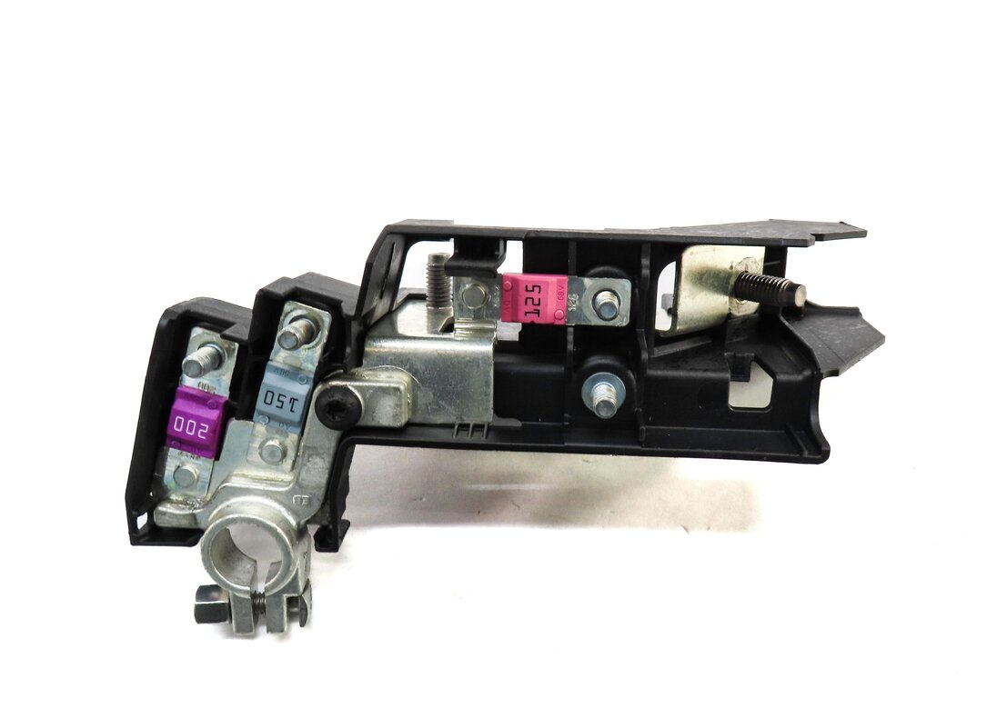 Thumbnail 4: 2018 AUDI A4 (B9 8W) POSITIVE BATTERY TERMINAL w/ FUSES 8W0915459E
