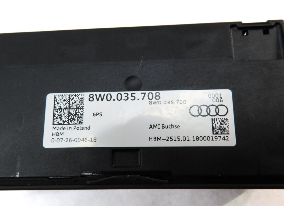 Thumbnail 4: 2018 AUDI A4 (B9 8W) AUXILIARY AUX USB INPUT JACK PLUG IN PANEL 8W0035708