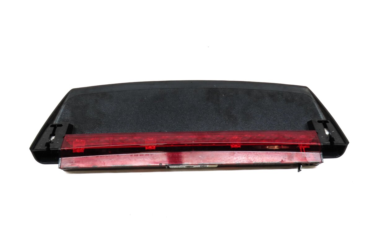 Thumbnail 3: 2018 AUDI A4 (B9 8W) REAR UPPER CENTER THIRD 3RD BRAKE LIGHT 8W5945097