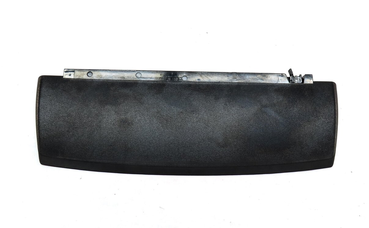 Thumbnail 5: 2018 AUDI A4 (B9 8W) REAR UPPER CENTER THIRD 3RD BRAKE LIGHT 8W5945097