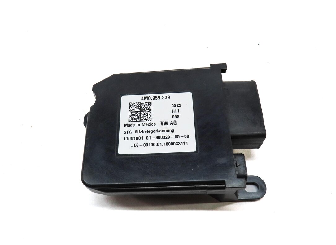 Thumbnail 2: 2018 AUDI A4 (B9 8W) FRONT RIGHT PASSENGER SEAT OCCUPANCY SENSOR MODULE