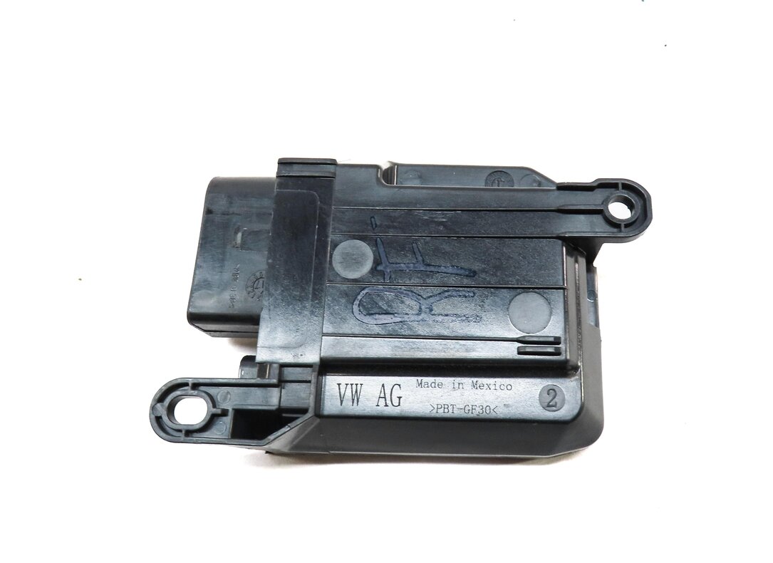 Thumbnail 3: 2018 AUDI A4 (B9 8W) FRONT RIGHT PASSENGER SEAT OCCUPANCY SENSOR MODULE