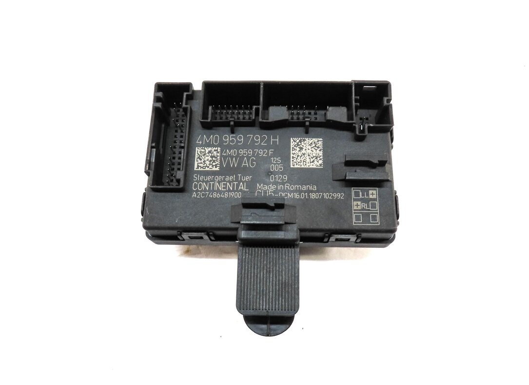 Thumbnail 3: 2018 AUDI A4 (B9 8W) FRONT RIGHT PASSENGER DOOR CONTROL MODULE 4M0959792H