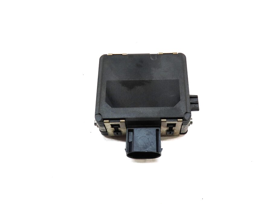 Thumbnail 2: 2018 AUDI A4 (B9 8W) BLIND SPOT ALERT SENSOR MODULE (MASTER) 4M0907566D