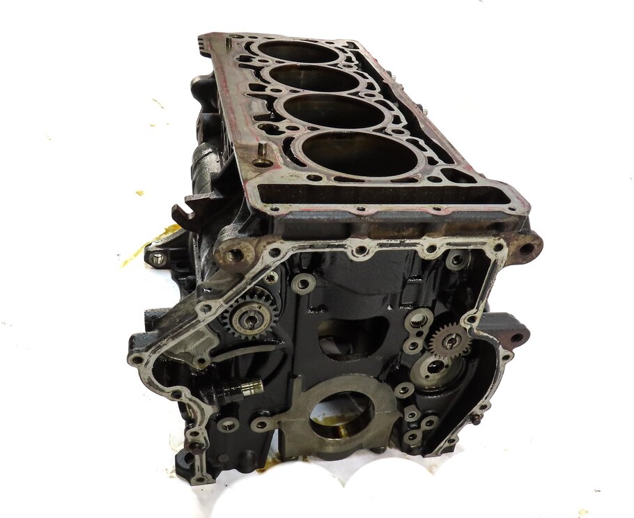 Thumbnail 4: 2018 AUDI A4 (B9 8W) 2.0L TURBO CYMC 4 CYLINDER ENGINE BARE BLOCK 06K13023N