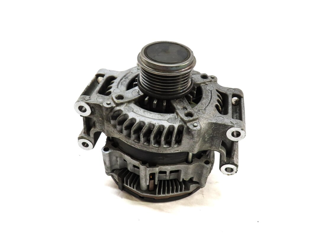 Thumbnail 1: 2017-2020 AUDI A4 / ALLROAD B9 8W 2.0L TURBO ALTERNATOR POWER GENERATOR 150 AMP