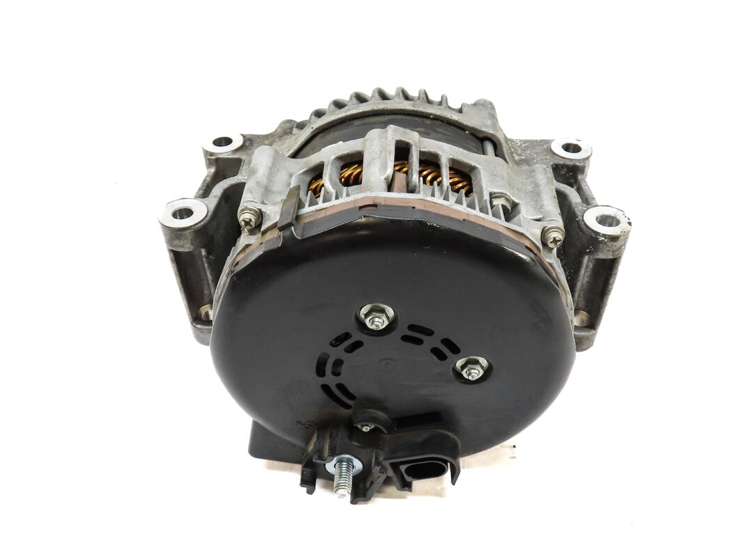 Thumbnail 3: 2017-2020 AUDI A4 / ALLROAD B9 8W 2.0L TURBO ALTERNATOR POWER GENERATOR 150 AMP