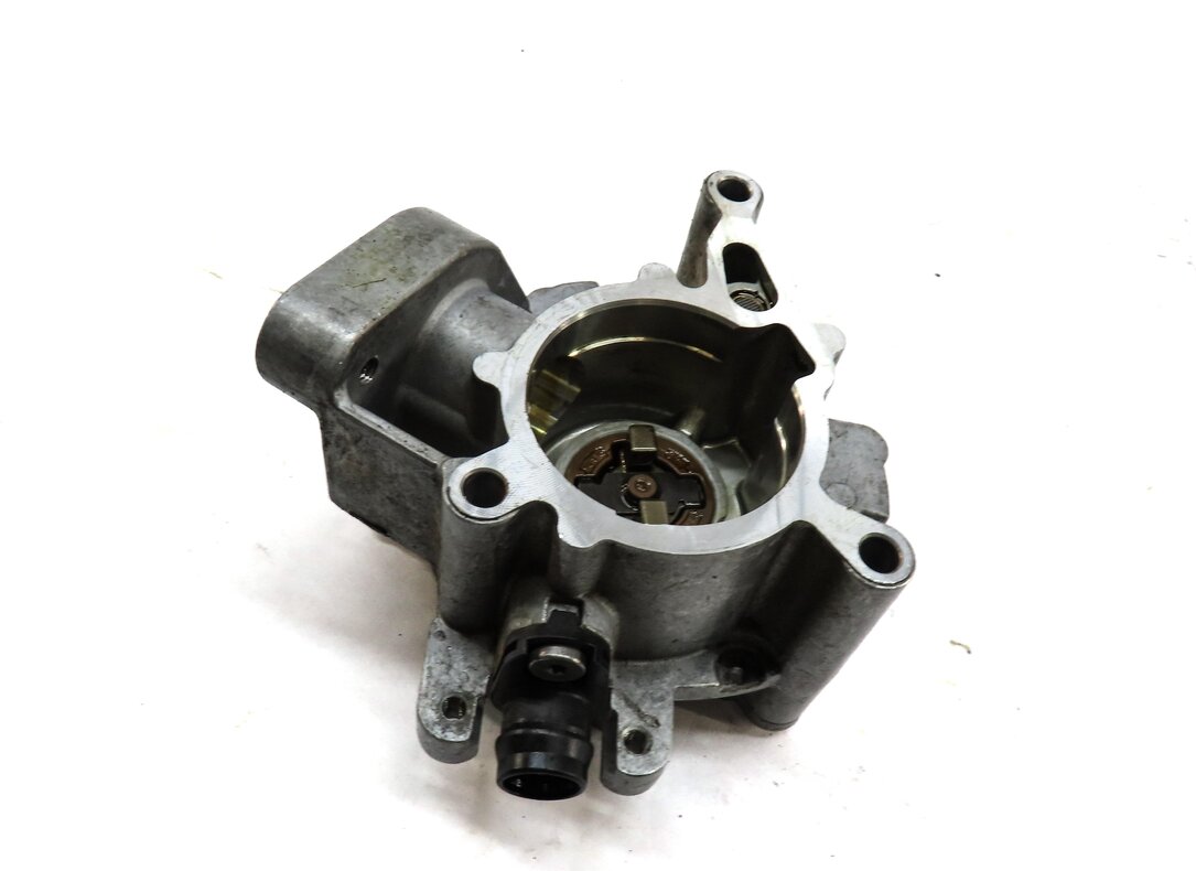 Thumbnail 1: 17-23 AUDI A3 A4 A5 A6 Q3 Q5 Q7 (9V C7 8U B8 4M FY) 2.0L TURBO BRAKE VACUUM PUMP
