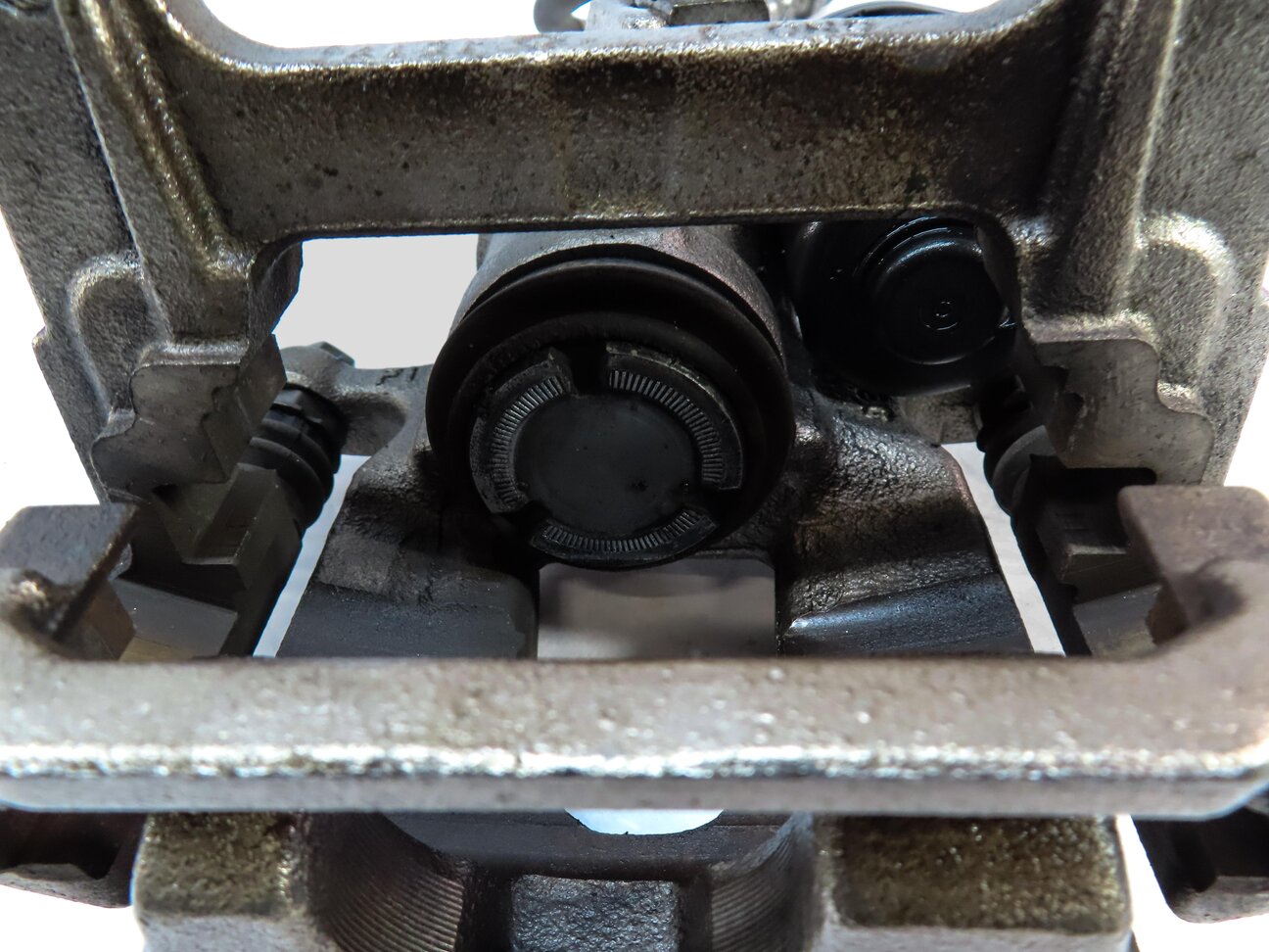 Thumbnail 6: 17-19 AUDI A4 A5 (B9 8W 8W6 F5) RIGHT PASSENGER REAR BRAKE CALIPER w/ ACTUATOR