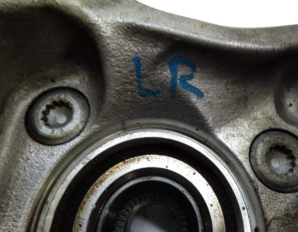 Thumbnail 5: 2017-2019 AUDI A4 A5 ALLROAD S5 (B9 8W 8W6) LEFT DRIVER REAR SPINDLE KNUCKLE HUB
