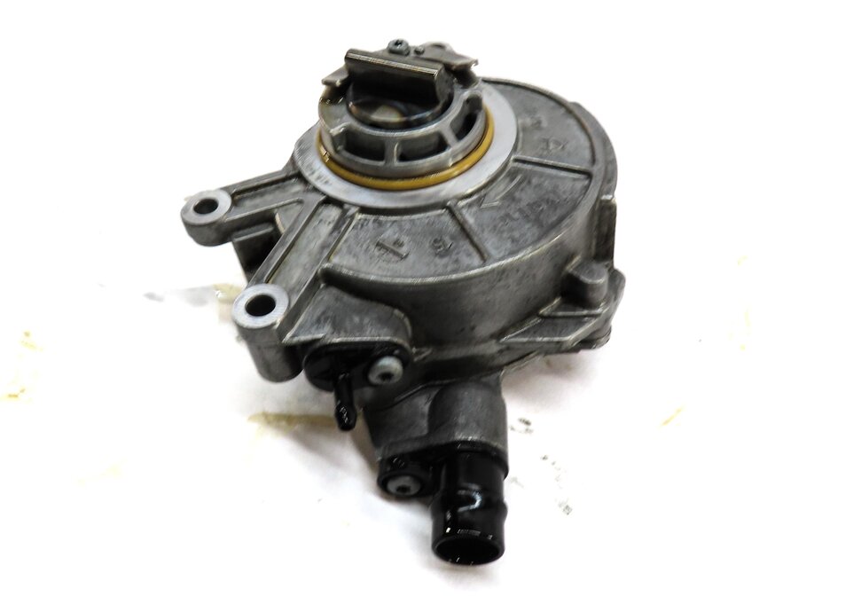 Thumbnail 2: 10-17 BMW 5 7 M5 X6 X6 X5M X6M (F01 F10 F15 F16 F85 F86) 4.4L BRAKE VACUUM PUMP