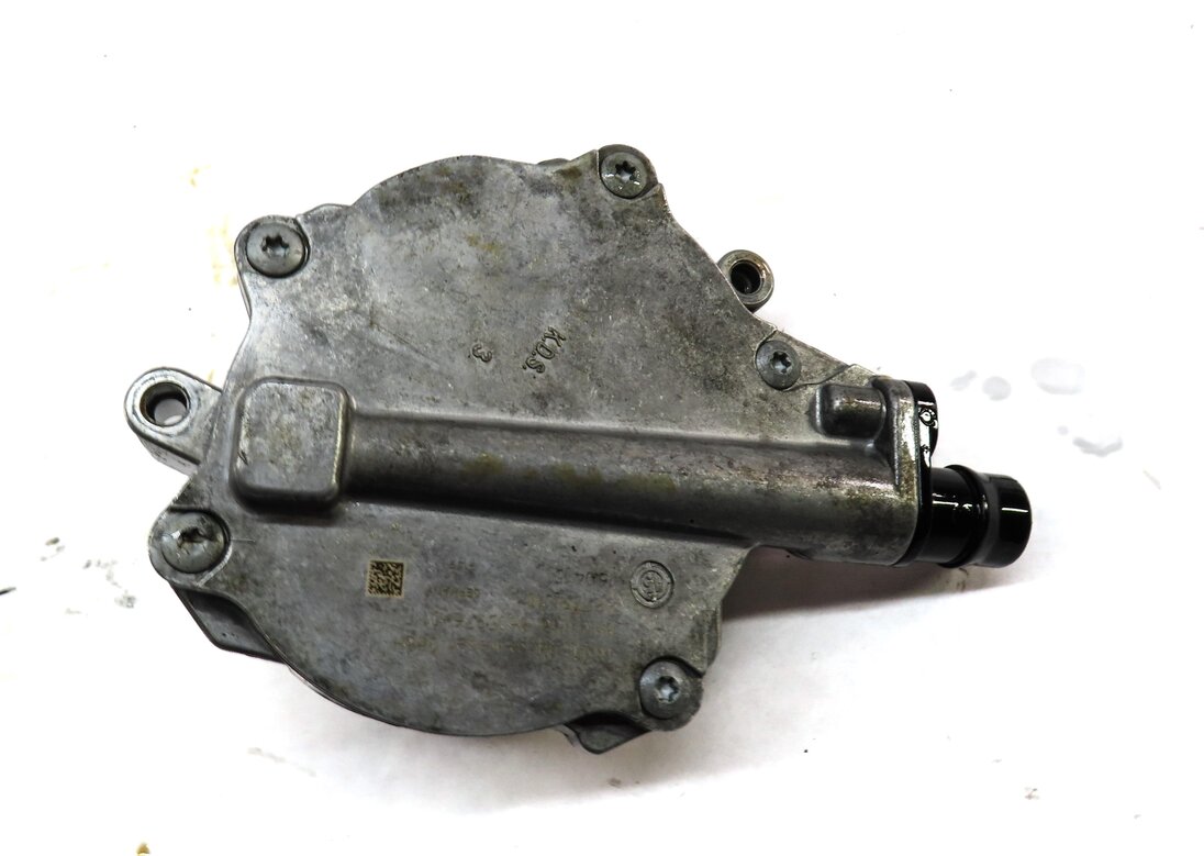 Thumbnail 4: 10-17 BMW 5 7 M5 X6 X6 X5M X6M (F01 F10 F15 F16 F85 F86) 4.4L BRAKE VACUUM PUMP