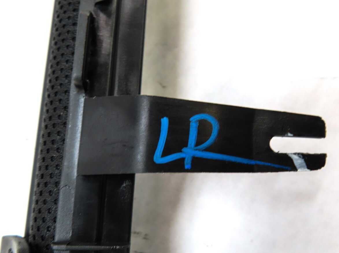 Thumbnail 5: 2007-2013 BMW X5 (E70) LEFT REAR RETRACTABLE WINDOW SUN SCREEN PRIVACY SHADE
