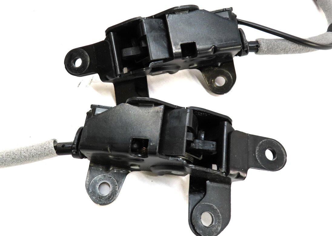 Thumbnail 6: 2012 BMW X5 (E70) REAR TAILGATE TRUNK LOWER LEFT & RIGHT LOCK LATCH SET w/ CABLE