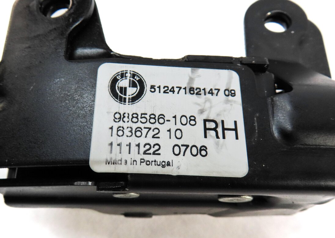 Thumbnail 8: 2012 BMW X5 (E70) REAR TAILGATE TRUNK LOWER LEFT & RIGHT LOCK LATCH SET w/ CABLE