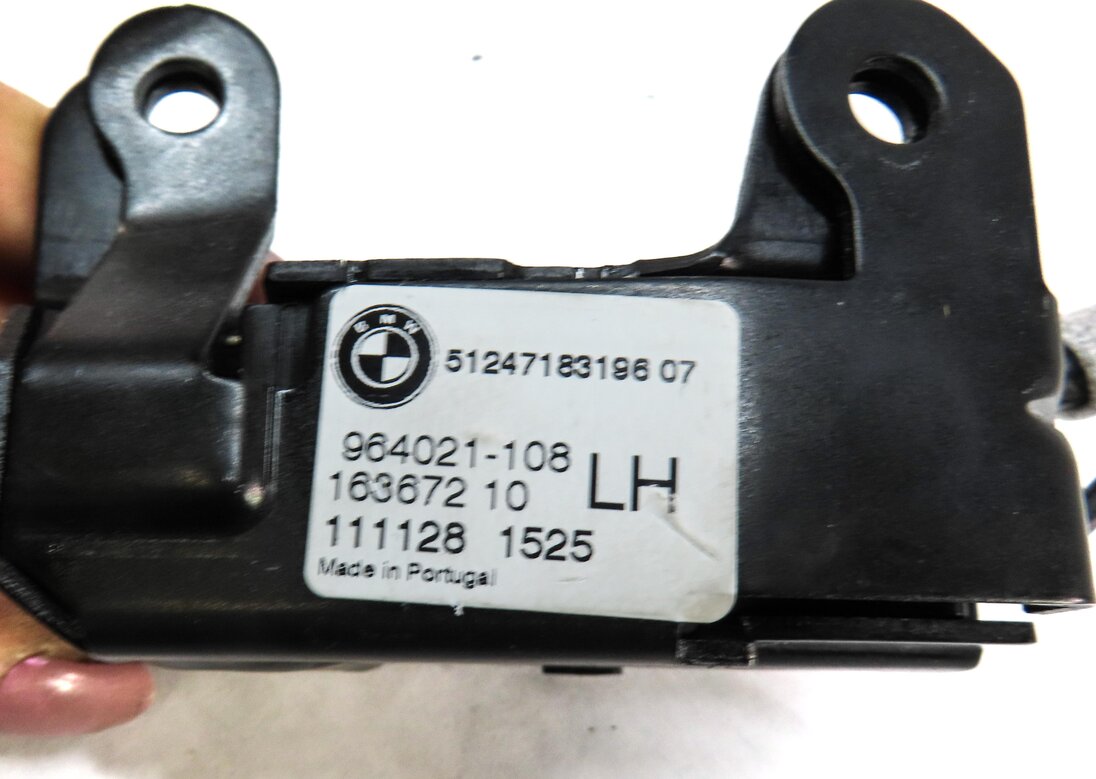 Thumbnail 9: 2012 BMW X5 (E70) REAR TAILGATE TRUNK LOWER LEFT & RIGHT LOCK LATCH SET w/ CABLE