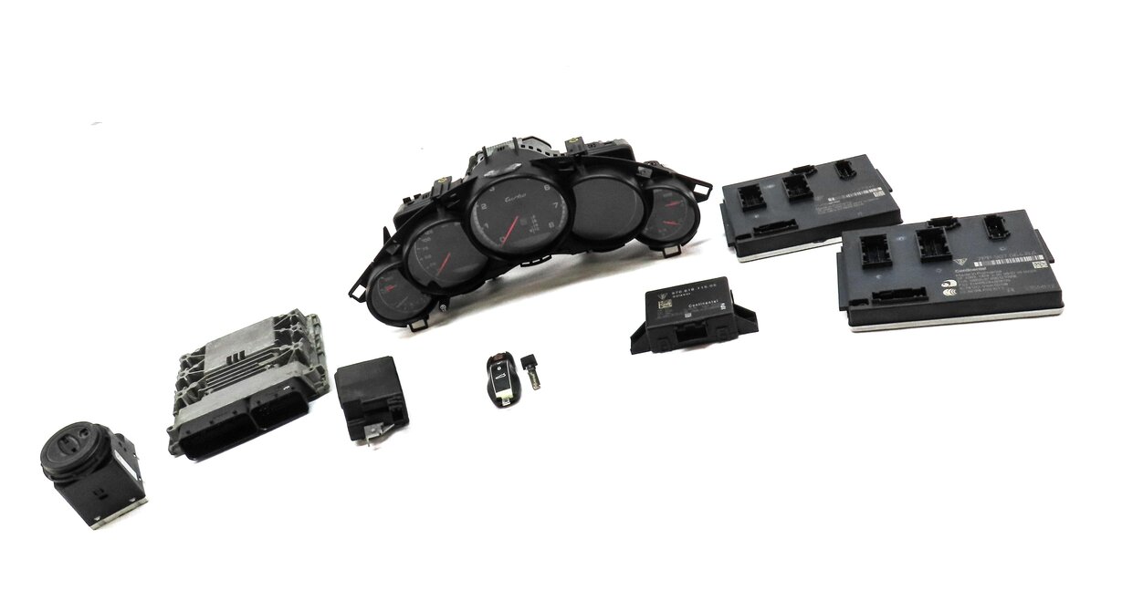 Thumbnail 5: 2010 PORSCHE PANAMERA (970 G1) 4.8L M48 TURBO ENGINE ECM BCM BODY MODULE KEY SET