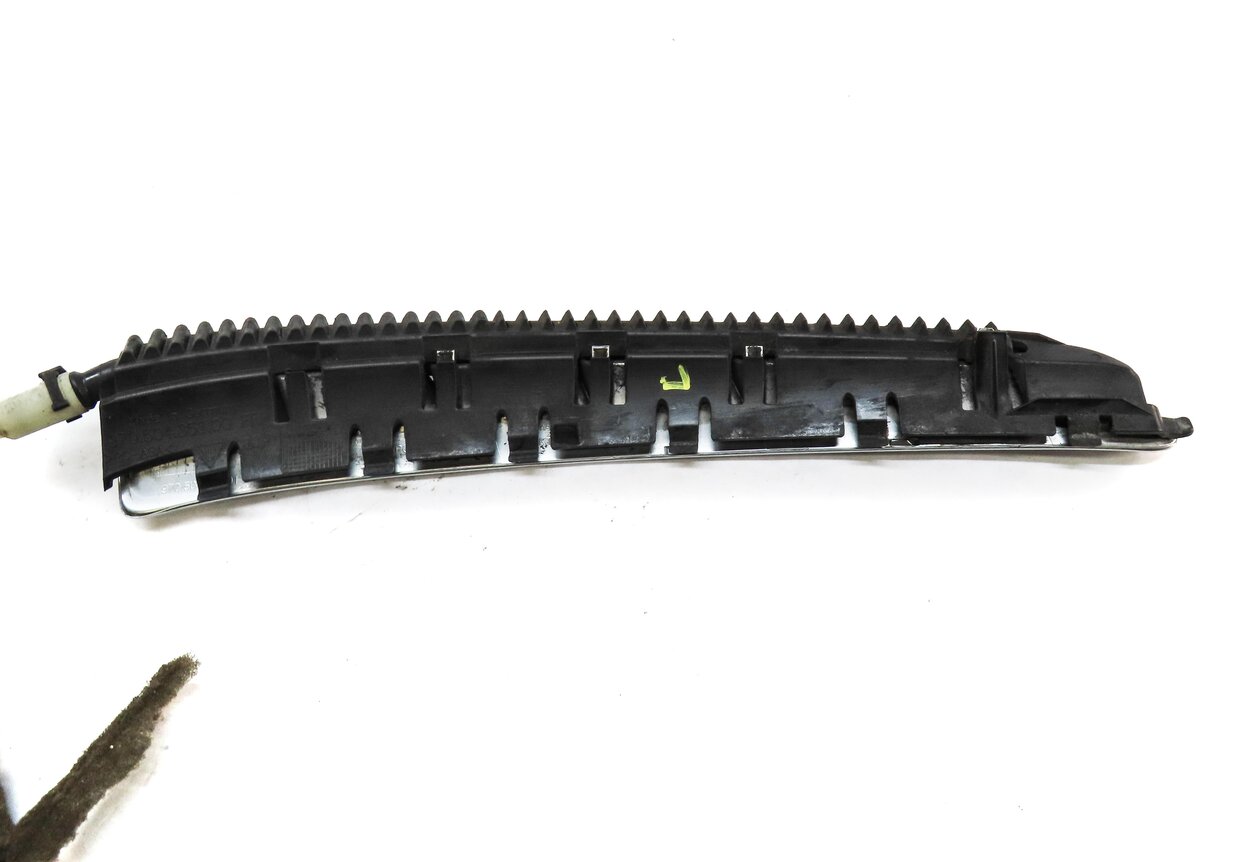 Thumbnail 5: 2010 PORSCHE PANAMERA (970 G1) FRONT LEFT DRIVER FENDER GRILLE TRIM AIR VENT
