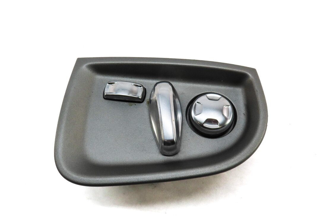 Thumbnail 2: 2010 PORSCHE PANAMERA (970 G1) REAR RIGHT SEAT ADJUST ADJUSTMENT SWITCH BUTTON
