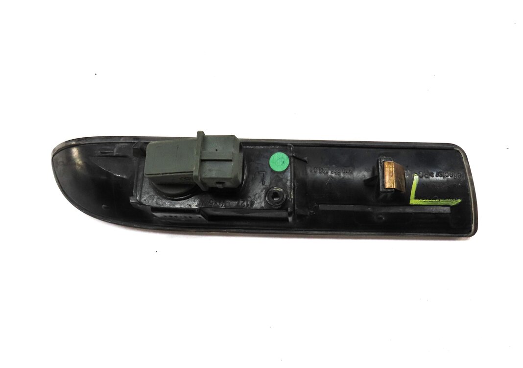 Thumbnail 2: 2010-2016 PORSCHE PANAMERA (970 G1) LEFT DRIVER FENDER SIGNAL MARKER LIGHT LAMP