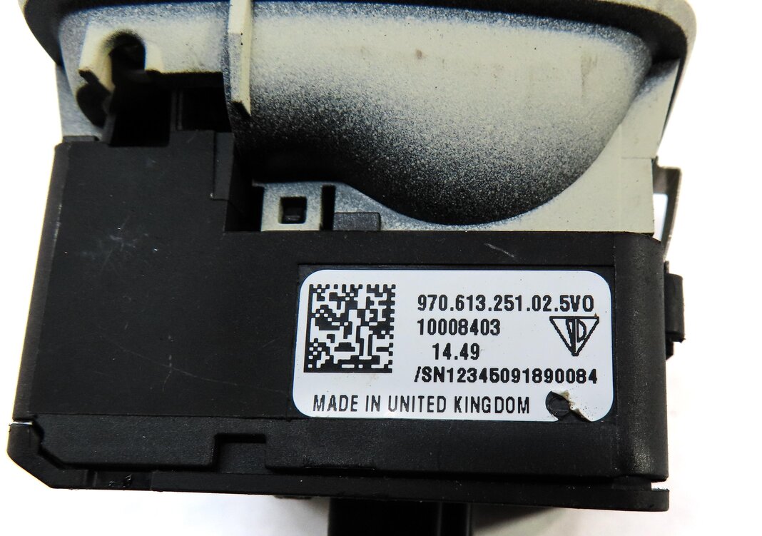 Thumbnail 5: 2010 PORSCHE PANAMERA (970 G1) EMERGENCY PARKING BRAKE SWITCH BUTTON (BEIGE)
