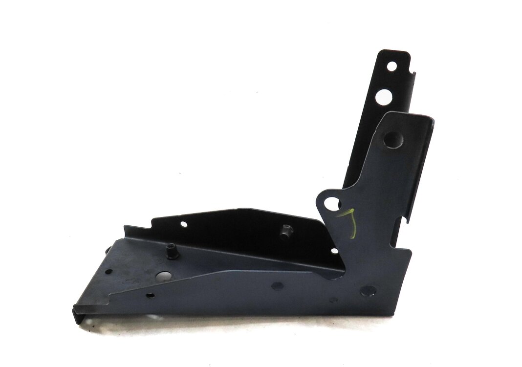 Thumbnail 3: 2010 PORSCHE PANAMERA (970 G1) FRONT LEFT DRIVER FENDER MOUNT BRACKET (BLUE)