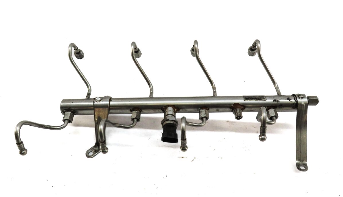 Thumbnail 4: 2010 PORSCHE PANAMERA (970 G1) 4.8L M48 TURBO ENGINE FUEL RAIL INJECTOR RAIL