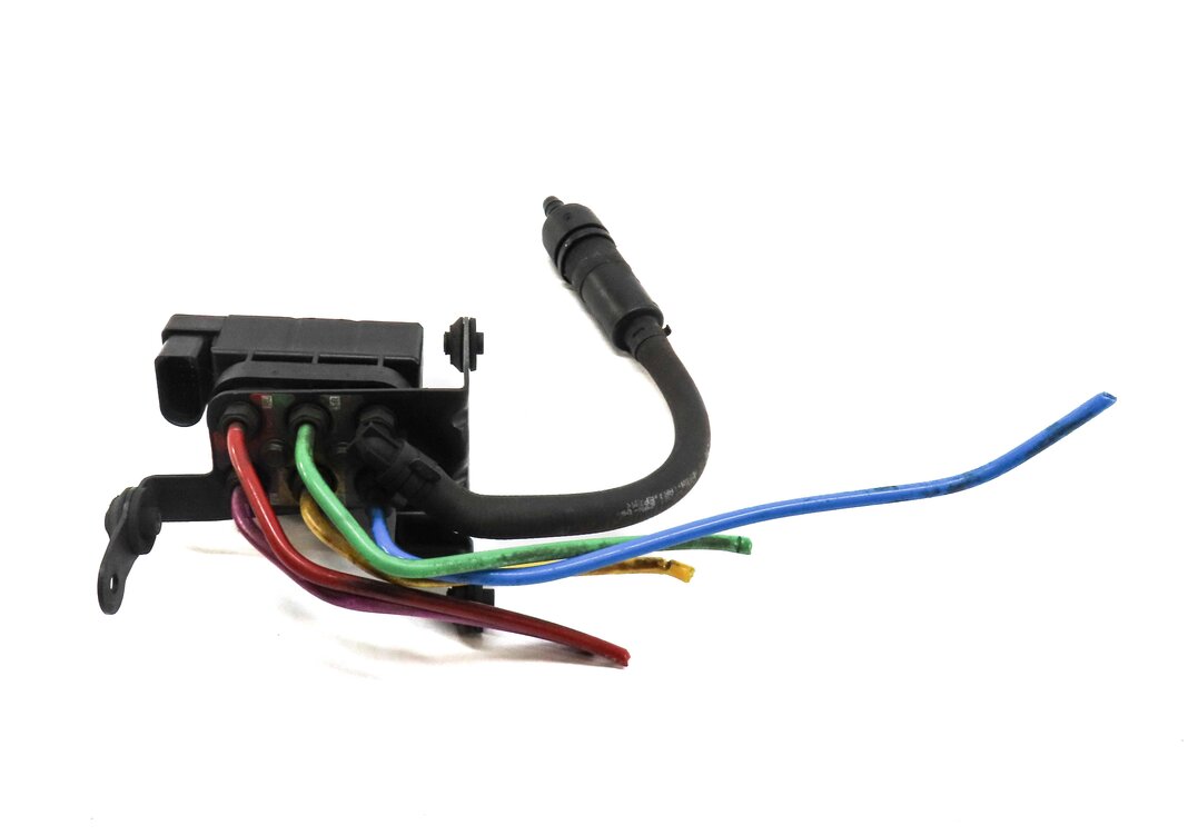 Thumbnail 2: 2010 PORSCHE PANAMERA (970 G1) AIR SUSPENSION DISTRIBUTION VALVE BLOCK