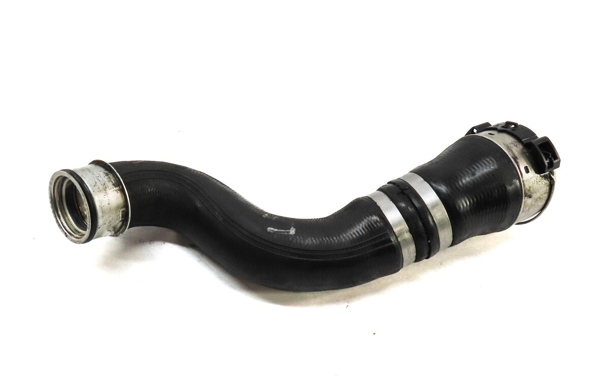 Thumbnail 4: 2010 PORSCHE PANAMERA (970 G1) 4.8L M48 ENGINE LEFT TURBO PRESSURE PIPE HOSE