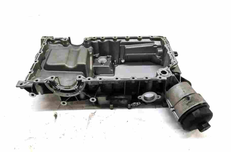 Thumbnail 4: 2010-2016 PORSCHE PANAMERA (970 G1) AWD - 4.8L V8 ENGINE UPPER OIL PAN CRADLE