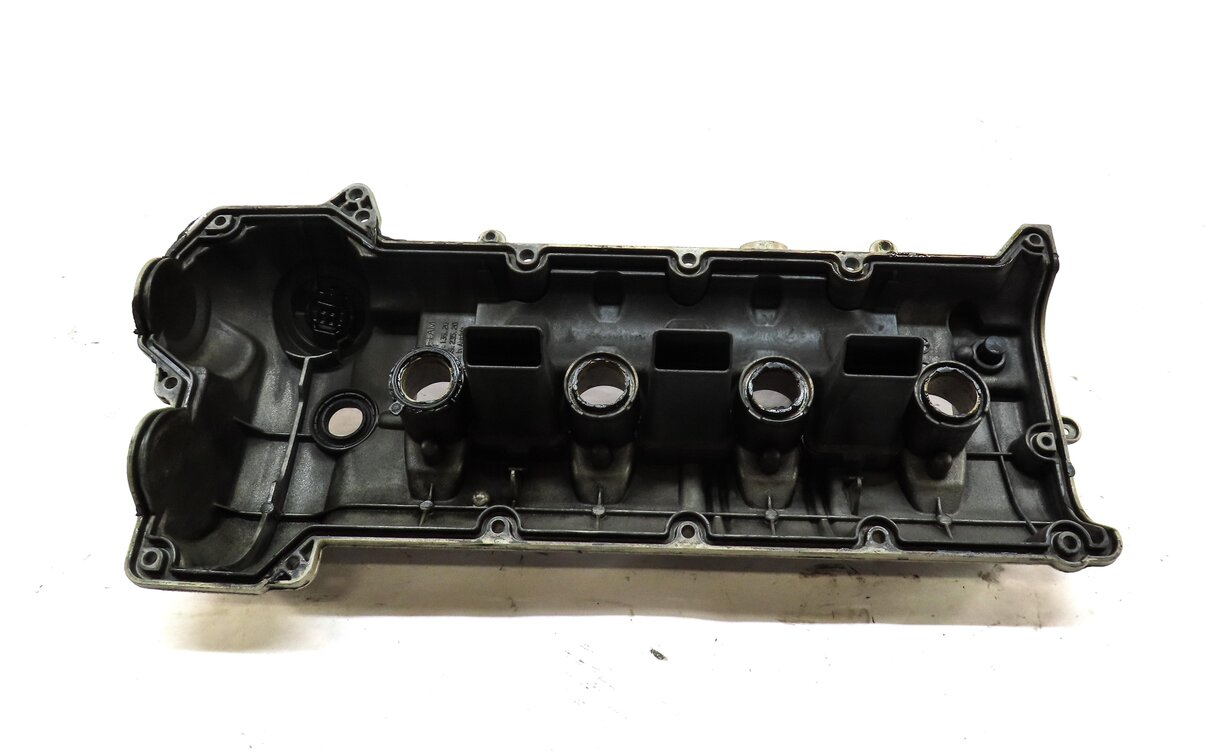 Thumbnail 4: 2010-2018 PORSCHE CAYENNE PANAMERA (958 970 G1) 4.8L V8 ENGINE RIGHT VALVE COVER