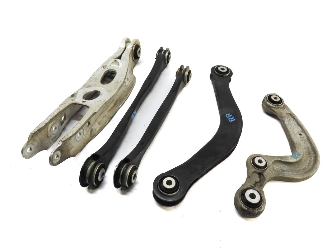 2017-2019 AUDI A4 ALLROAD (B9 8W) REAR RIGHT PASSENGER CONTROL ARM SET