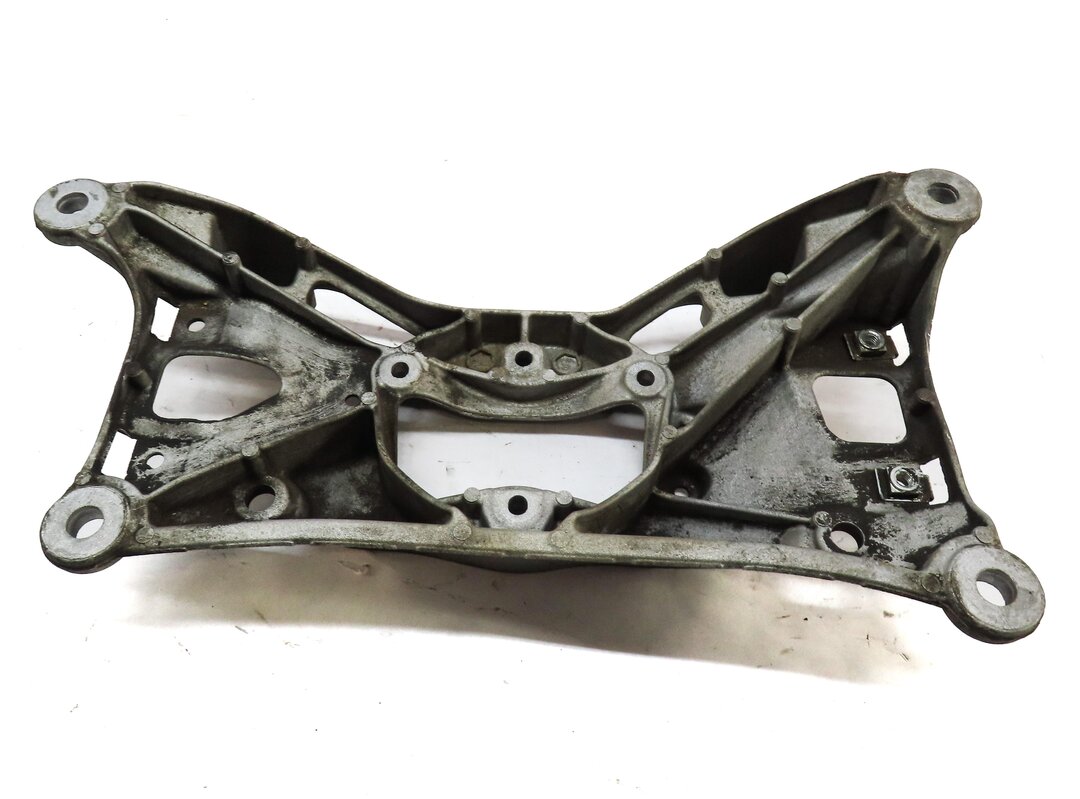 Thumbnail 3: 2017 AUDI A4 (B9 8W) 2.0L AWD FRONT TRANSMISSION CROSSMEMBER MOUNT BRACKET