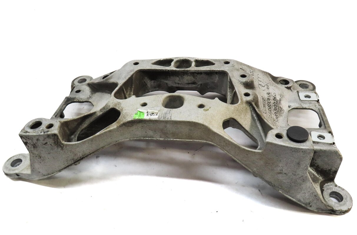 Thumbnail 5: 2017 AUDI A4 (B9 8W) 2.0L AWD FRONT TRANSMISSION CROSSMEMBER MOUNT BRACKET