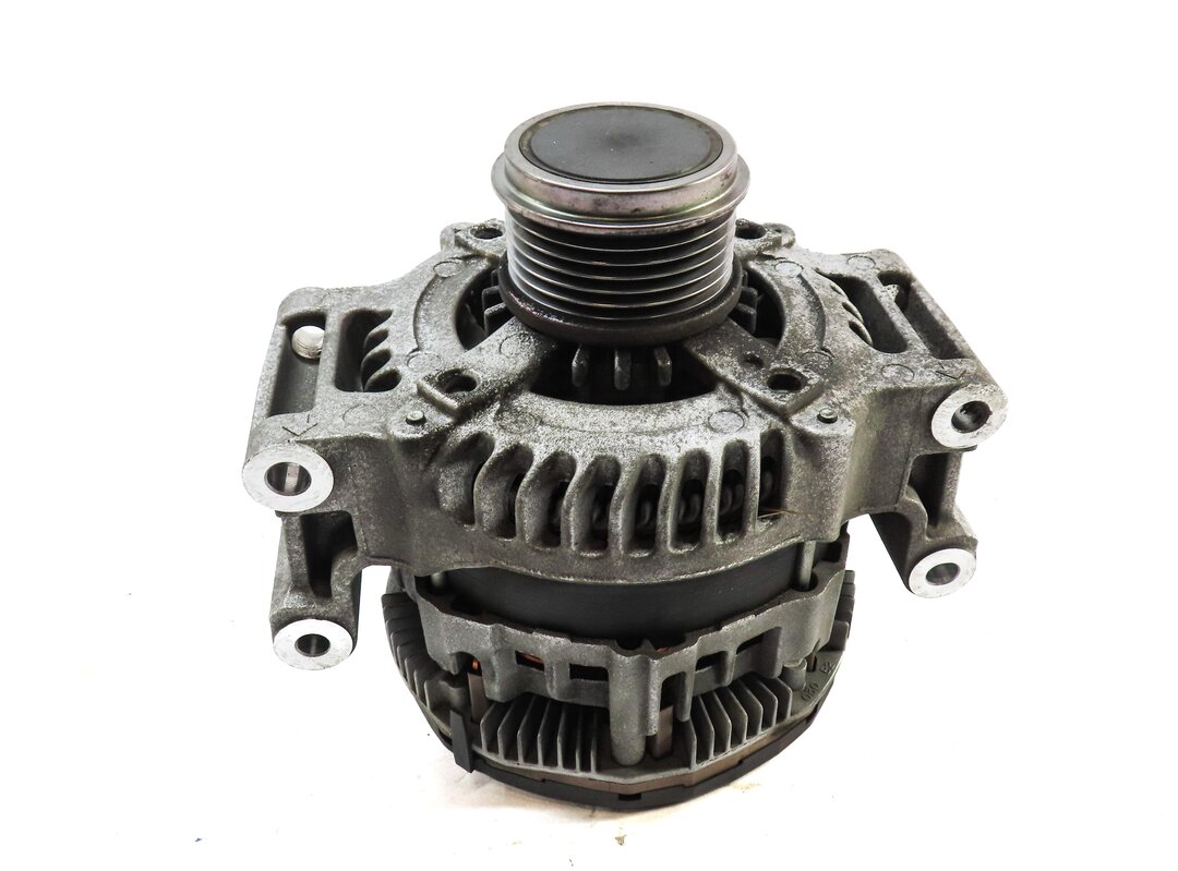 Thumbnail 2: 2017-2020 AUDI A4 / ALLROAD B9 8W 2.0L TURBO ALTERNATOR POWER GENERATOR 150 AMP