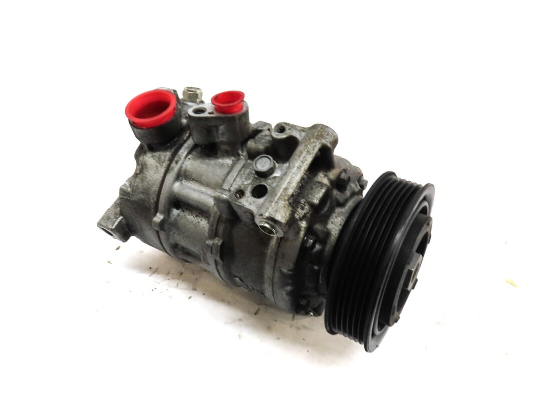 Thumbnail 1: 17-20 AUDI A4 A5 A6 (B9 F5 8W 8WS) 2.0L CYMC TURBO ENGINE A/C COMPRESSOR PUMP