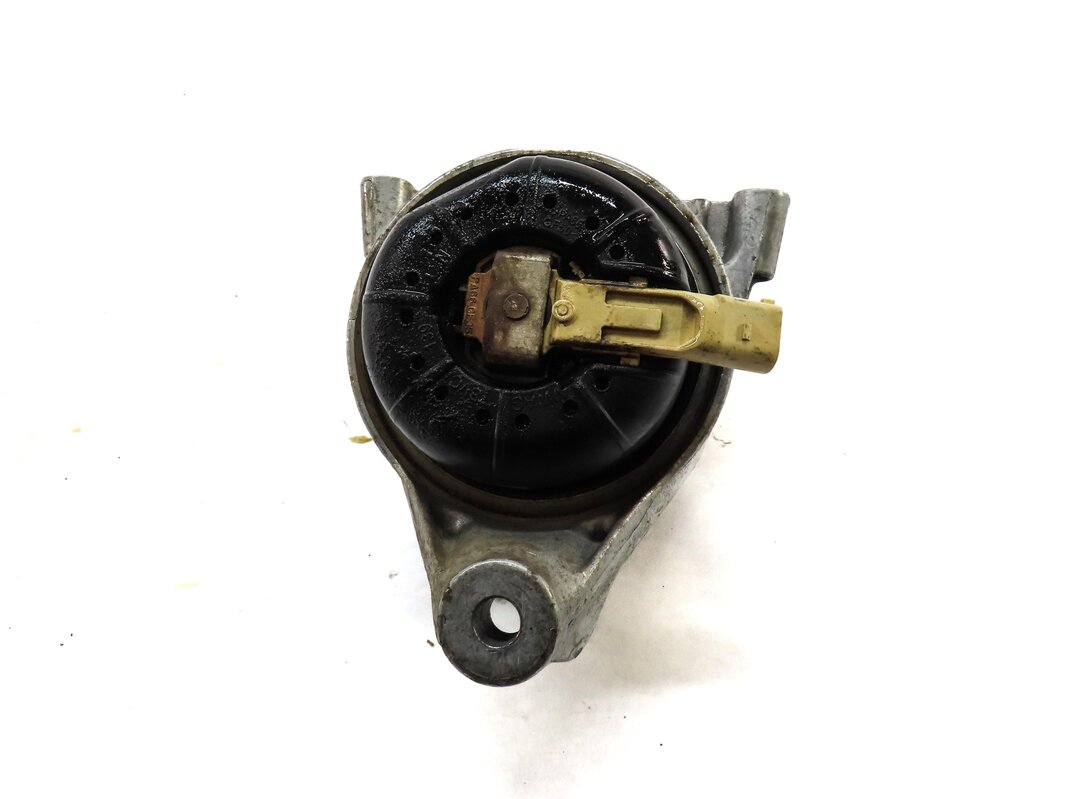 Thumbnail 2: 2017 AUDI A4 (B9 8W) 2.0L CYMC TURBO ENGINE FRONT RIGHT PASSENGER MOTOR MOUNT