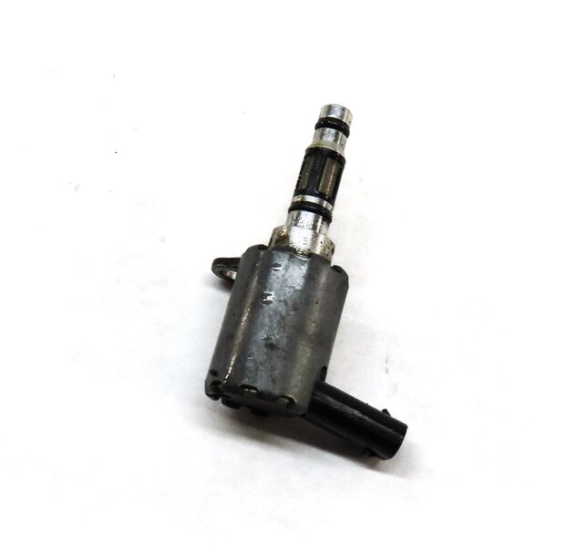 Thumbnail 1: 2017 AUDI A4 (B9 8W) 2.0L CYMC TURBO ENGINE VVT CAMSHAFT TIMING SOLENOID