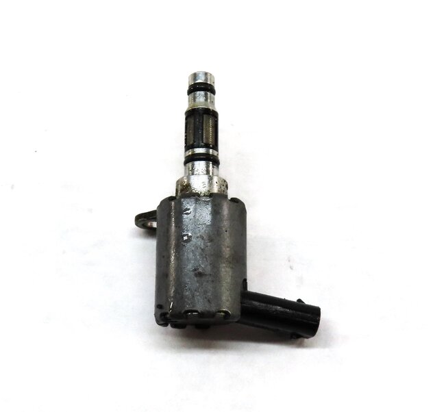Thumbnail 2: 2017 AUDI A4 (B9 8W) 2.0L CYMC TURBO ENGINE VVT CAMSHAFT TIMING SOLENOID