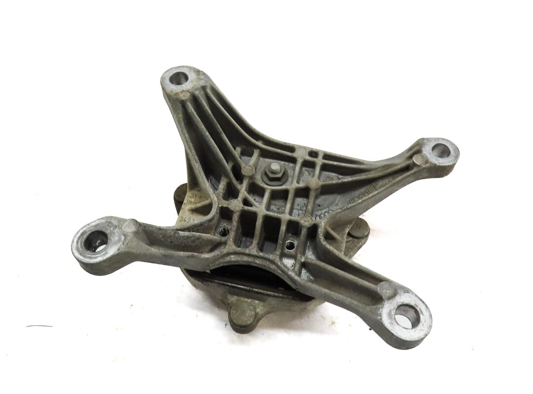 Thumbnail 1: 2017 AUDI A4 (B9 8W) 2.0L TURBO AWD CENTER TRANSMISSION MOUNT MOUNTING BRACKET