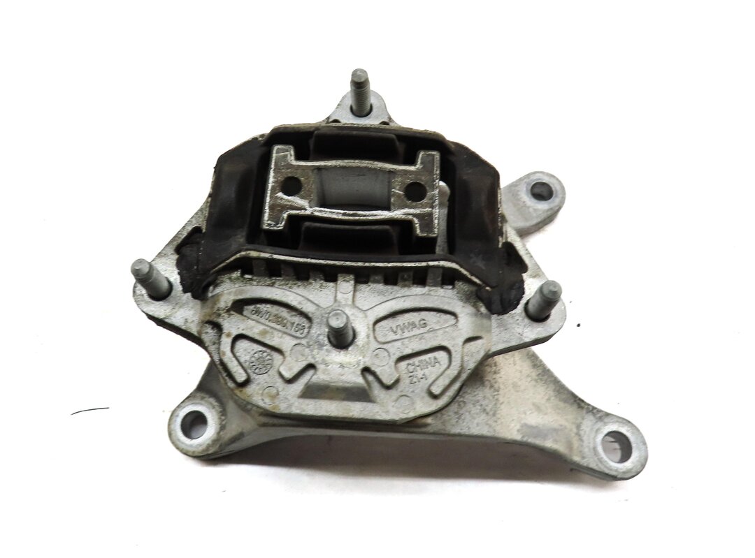 Thumbnail 4: 2017 AUDI A4 (B9 8W) 2.0L TURBO AWD CENTER TRANSMISSION MOUNT MOUNTING BRACKET