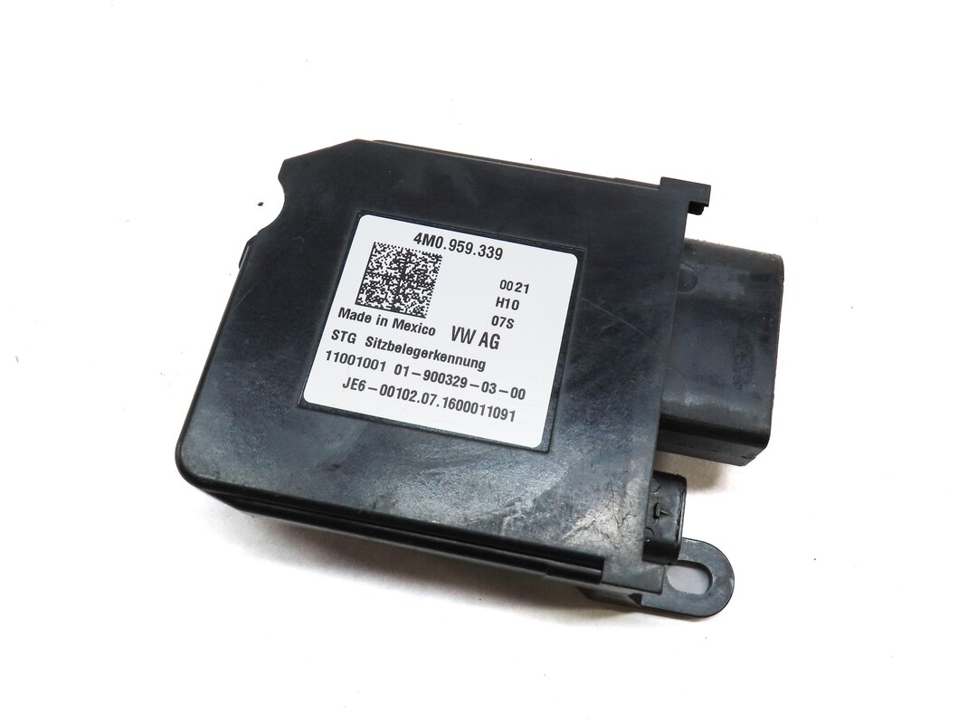 2017 AUDI A4 (B9 8W) FRONT RIGHT PASSENGER SEAT OCCUPANCY WEIGHT SENSOR MODULE